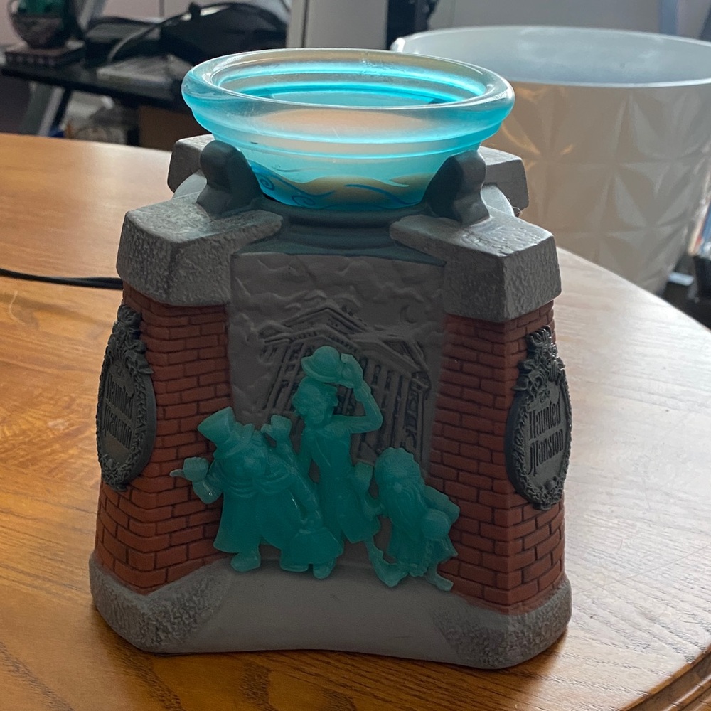 Scentsy Disney Haunted Mansion Wax Warmer Hat Box